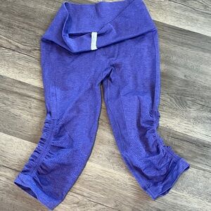 Lululemon cropped leggings size 6 PURPLE